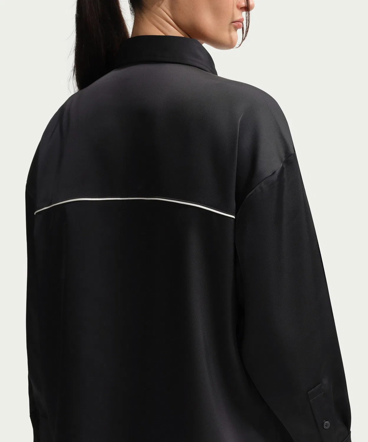 Женская куртка от NIKE, модель AS W NSW OFFLN WVN STN LS TOP, Оливковый — фото 4