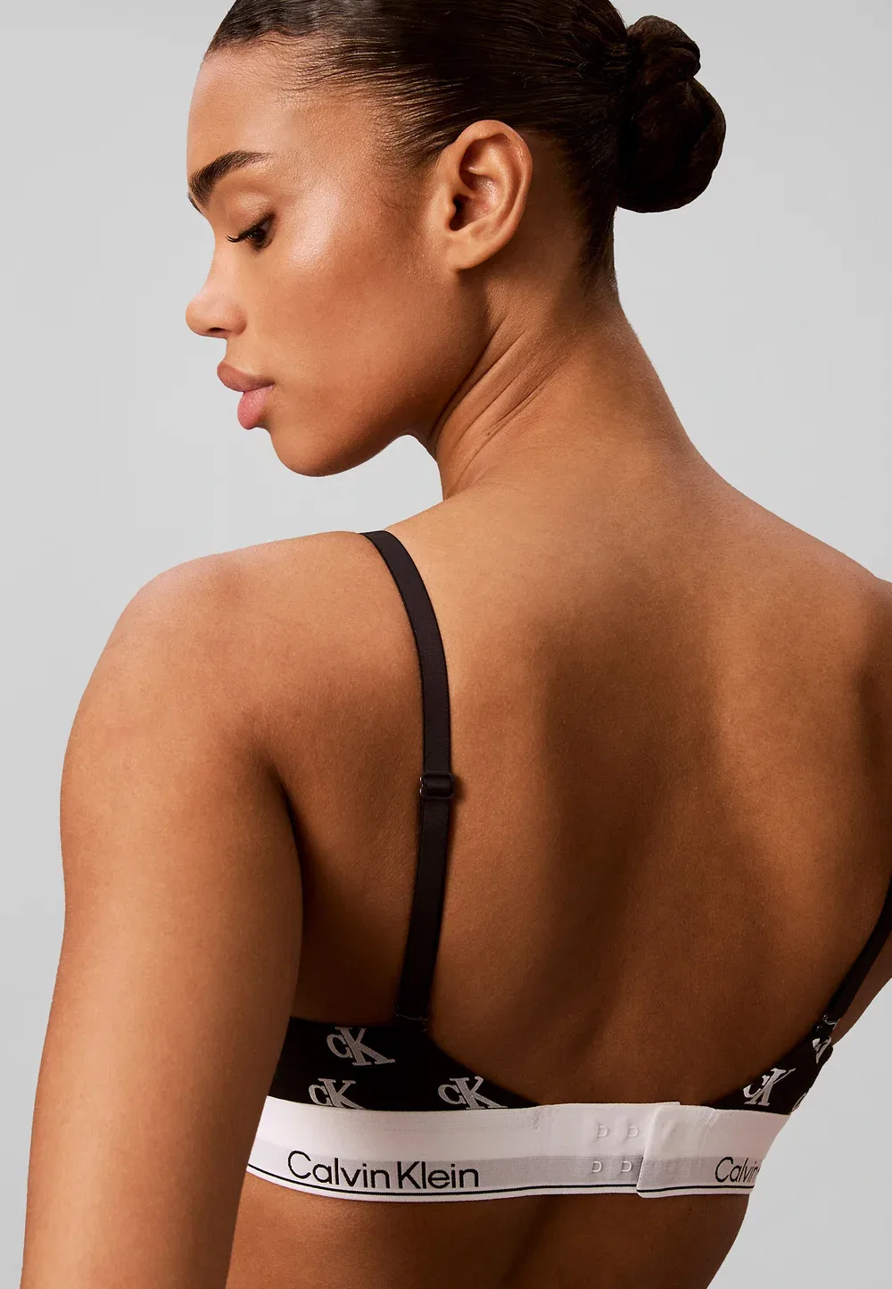 Треугольный бюстгальтер с легкой подкладкой Calvin Klein, Collegiate Logo Small Black — фото 4