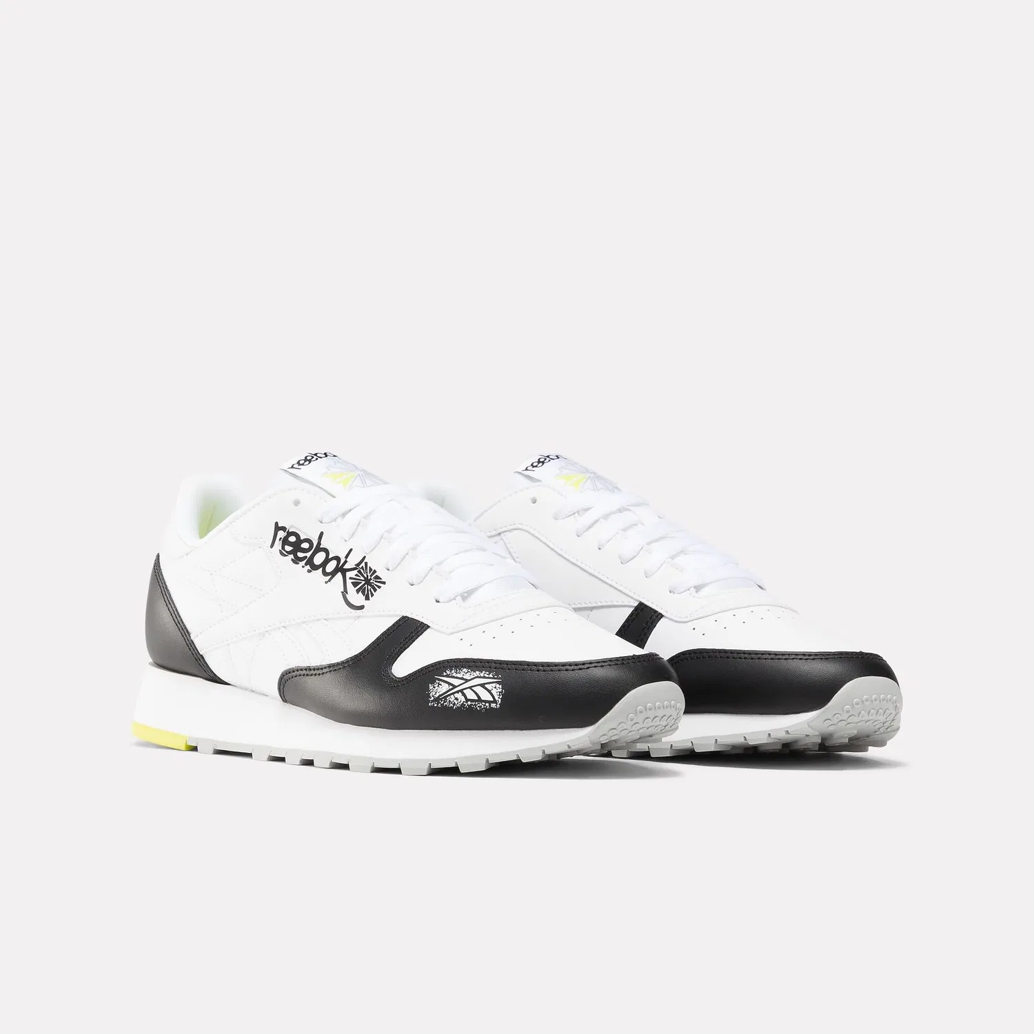Детские кроссовки для девочек с шнуровкой Classic Leather Reebok, Cblack Ftwwht Aciyel — фото 3