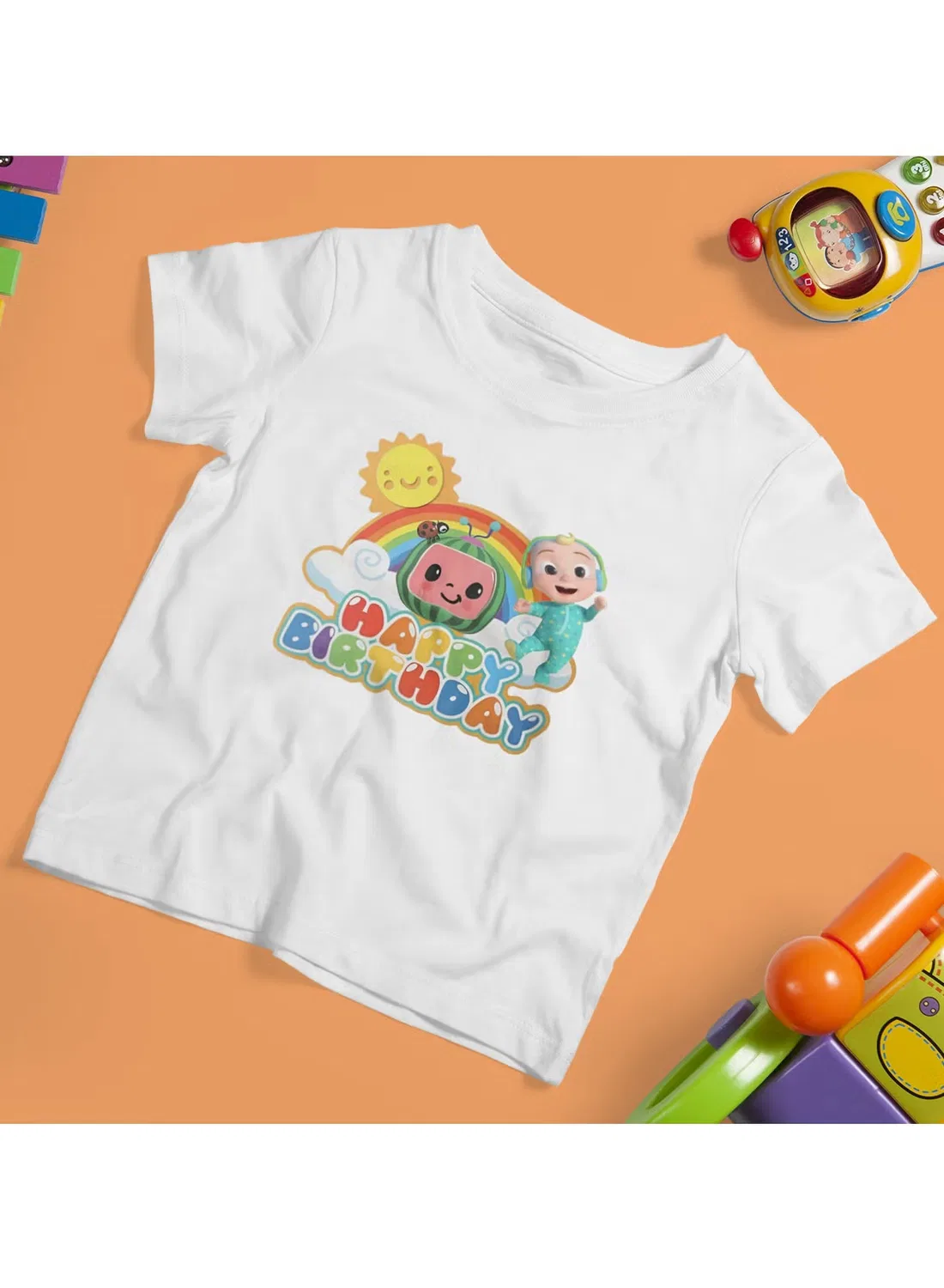 Футболка с принтом Happy birthday Cocomelon Zoom, белый