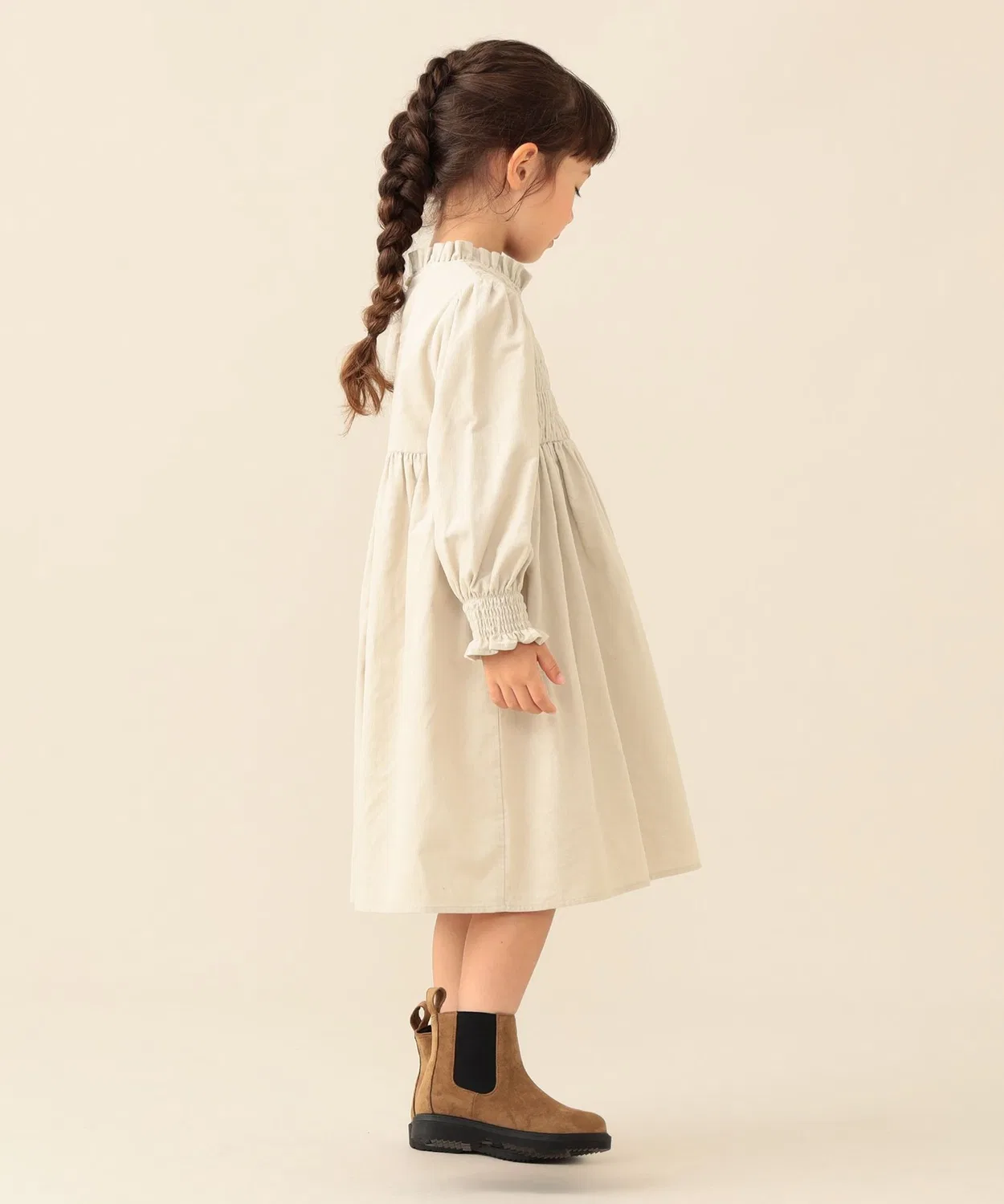 Детское платье из вельвета с фриллами Corduroy Shirring 2026FW BEAMS mini, Natural — фото 3