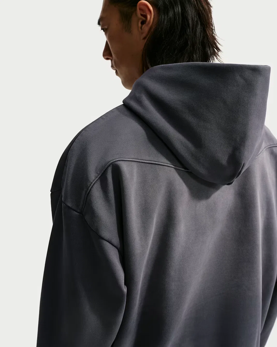 Мужская толстовка с капюшоном из плотной ворсистой ткани для баскетбола Nike Standard Issue, Black/Pale Ivory/Black — фото 2