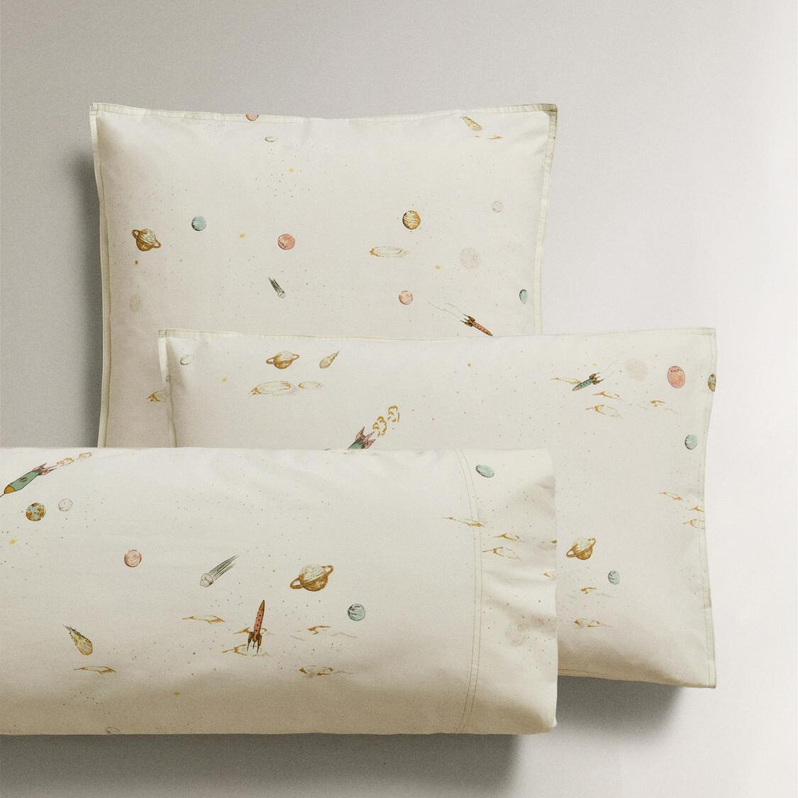 

Детская наволочка Zara Home Space, кремово-белый