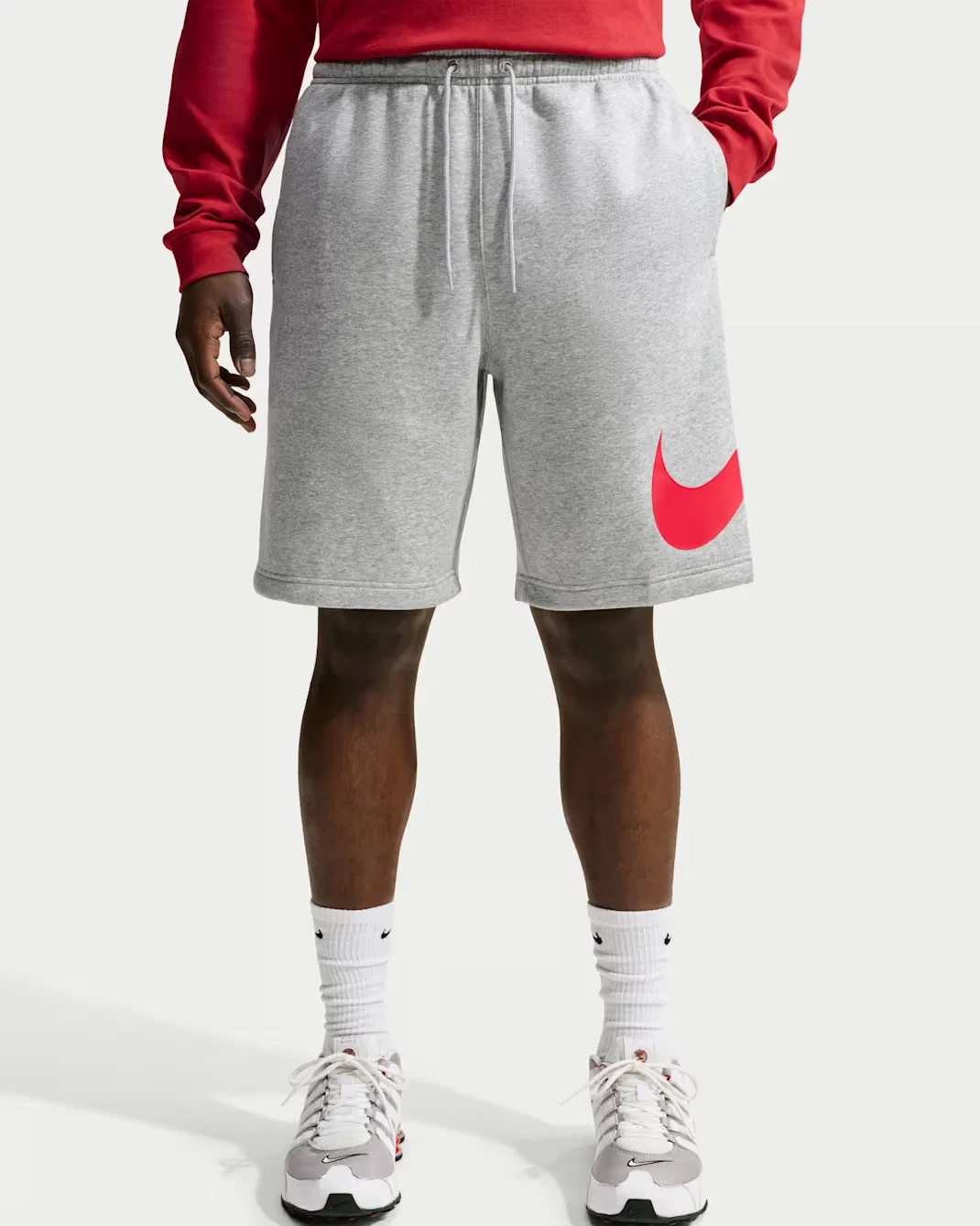 Мужские флисовые шорты Nike Club, Dark Grey Heather/Light Smoke Grey/University Red — фото 2