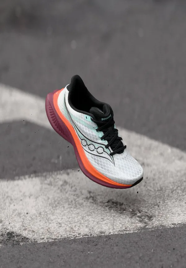Беговые кроссовки endorphin speed 5 Saucony, White/Crimson