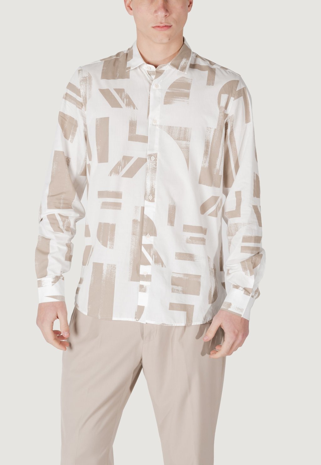 

Рубашка BARCELONA REGULAR STRAIGHT FIT WITH LOGOED BADGE Antony Morato, бежевый
