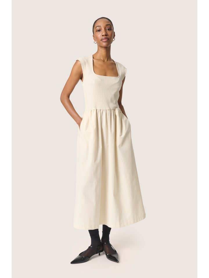 

Платье из джерси SLSimone женственного силуэта в цвете овсянки Soaked in Luxury