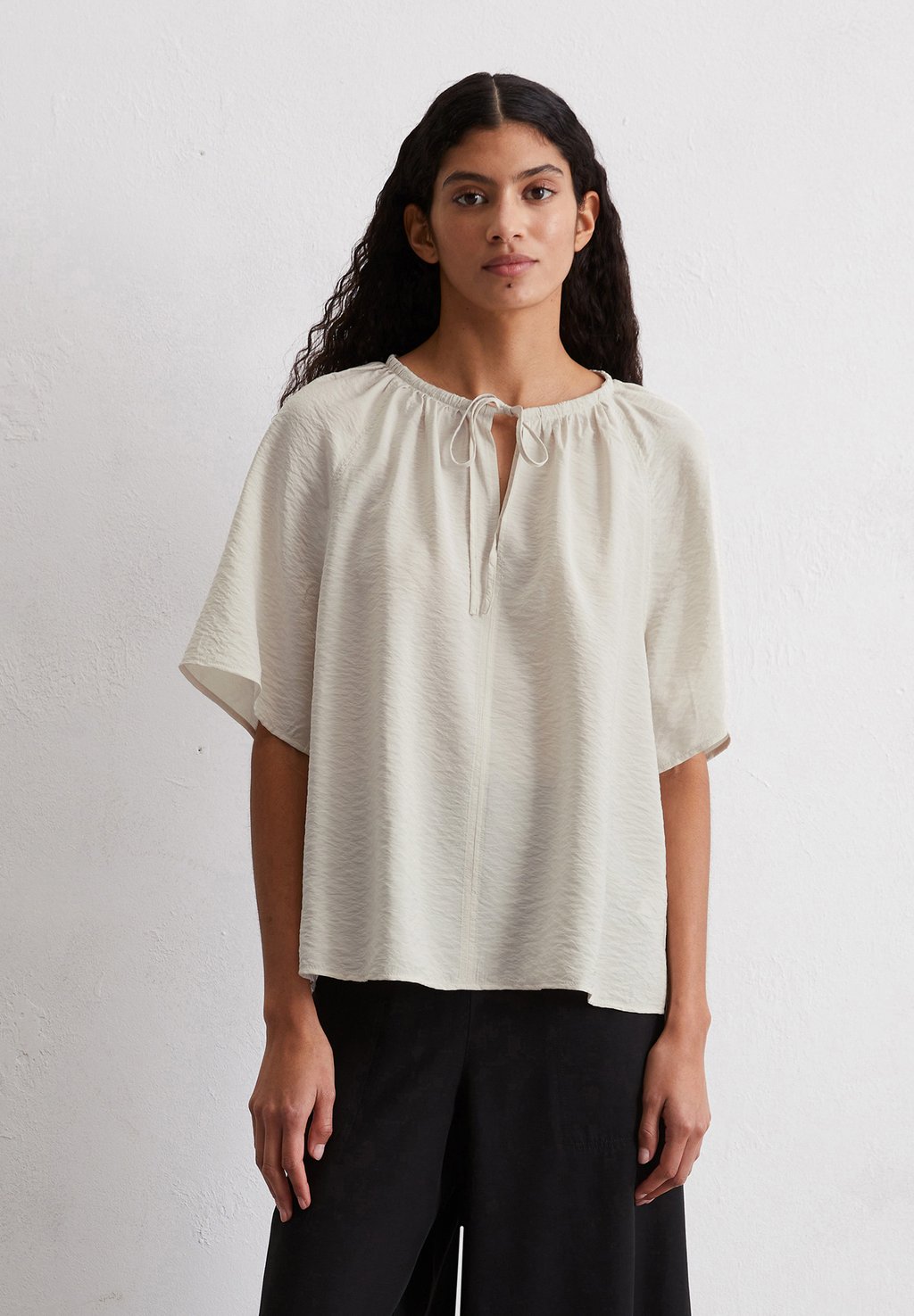 

Блуза BLOUSE ROUND NECK WITH DRAWSTRING AND GATHERING SOLID Marc O'Polo, светло-серый