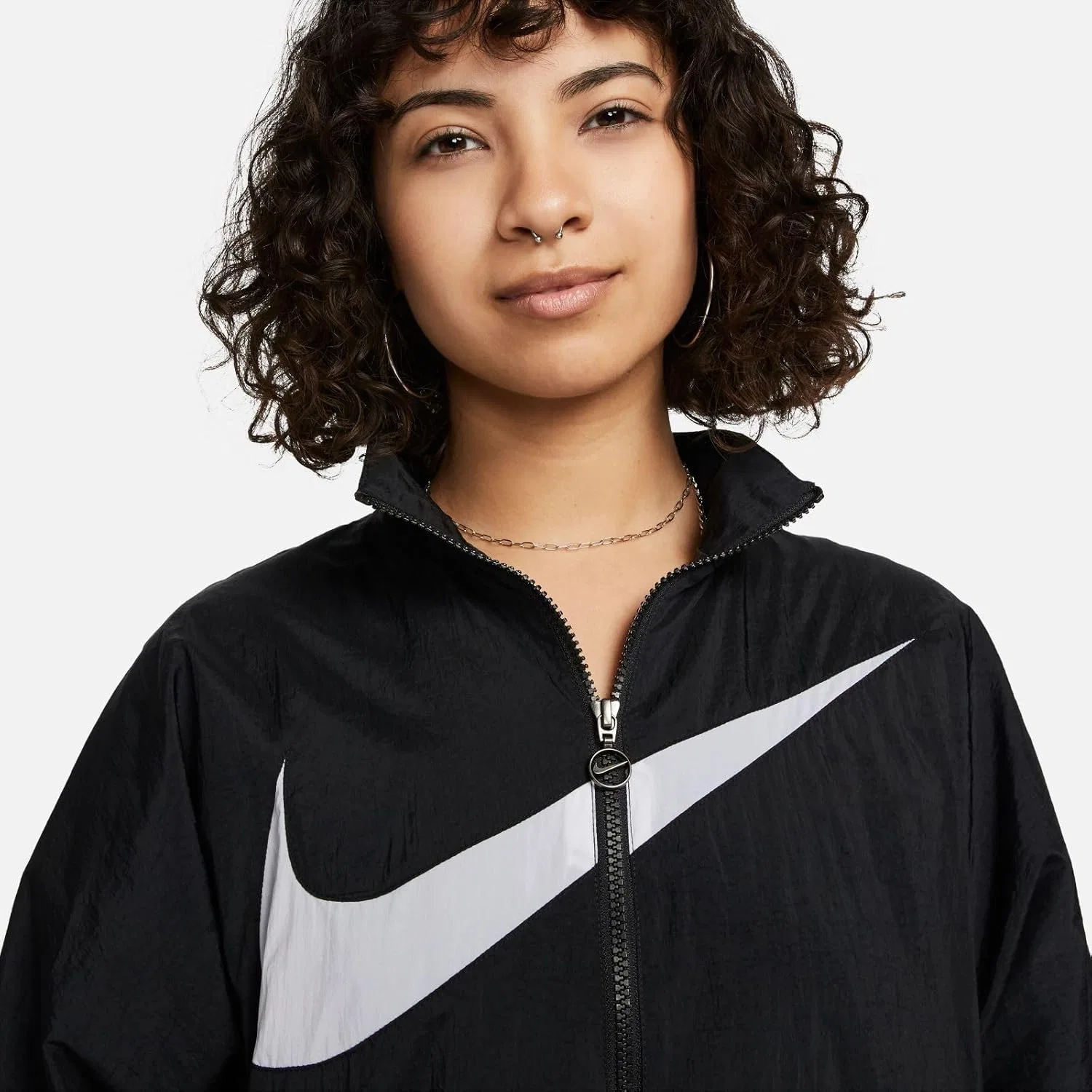 Куртка женская Nike Sportswear Essential, Black/White — фото 3