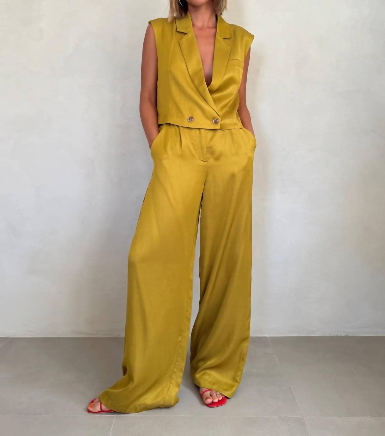 

Широкие брюки Claudie цвета оливы Jiji, оливковый