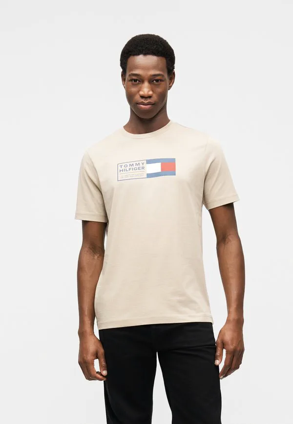 Футболка с логотипом, круглый вырез, принт. Tommy Hilfiger, Sandalwood