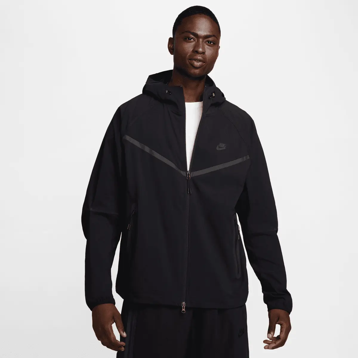 

Куртка Nike Tech Woven Windrunner Full-Zip Jacket, черный