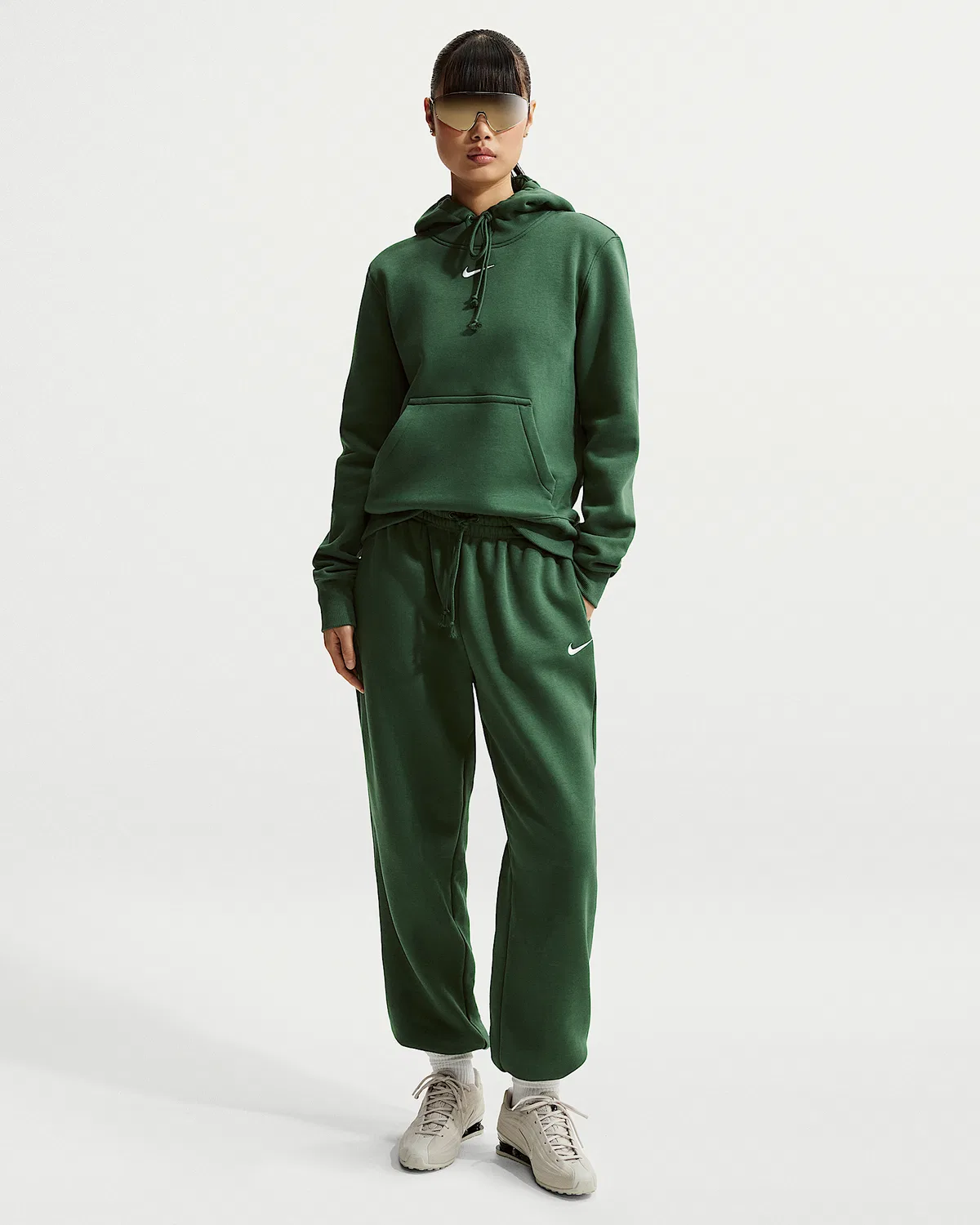 Женские свободные спортивные штаны с завышенной талией Nike Sportswear Phoenix Fleece, Fir/Sail