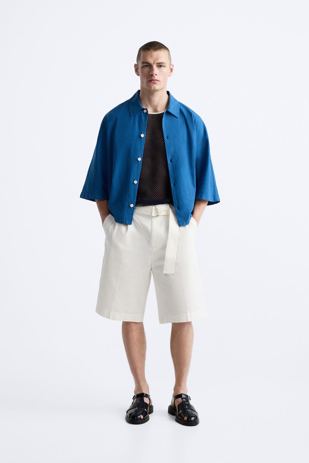 

Шорты-бермуды с плиссированными платьями и поясом ZARA, белый