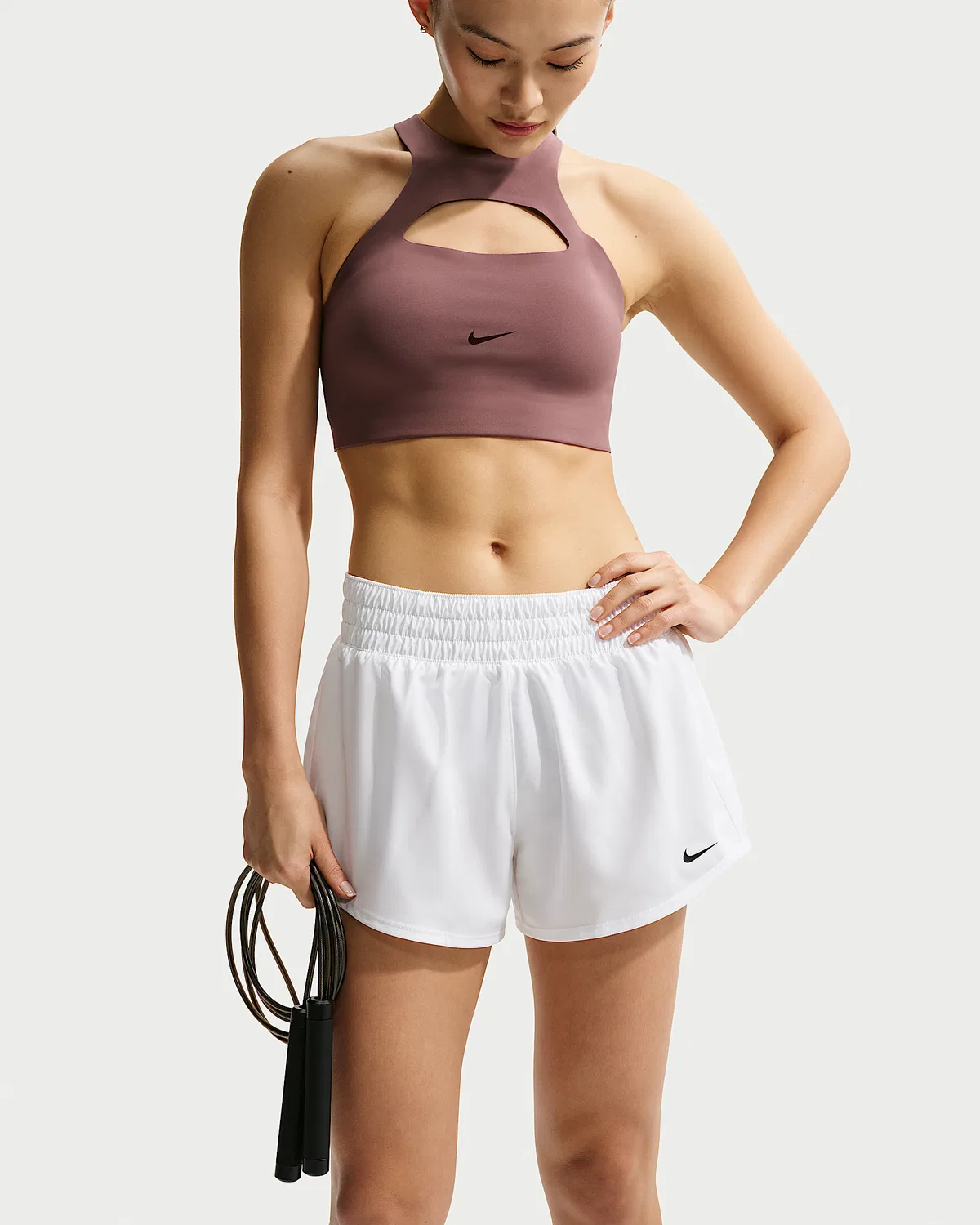 Женские шорты Nike One Dri-FIT со средней посадкой, длиной 3" и вкладышем, White/Black — фото 4