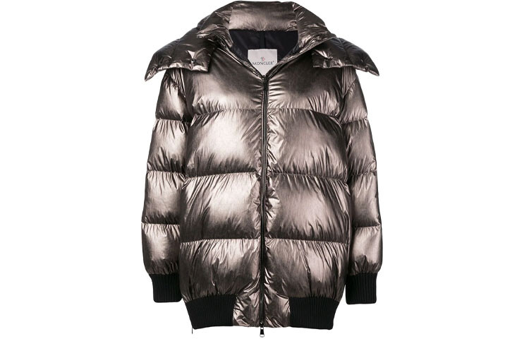 

Пуховик женский чайно-коричневый Moncler