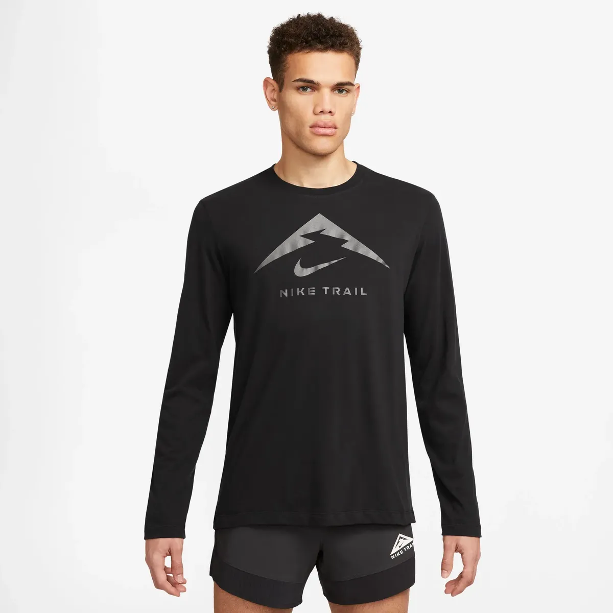 

Футболка для бега Nike "DRI-FIT MEN'S LONG-SLEEVE TRAIL RUNNING T-SHIRT", черный