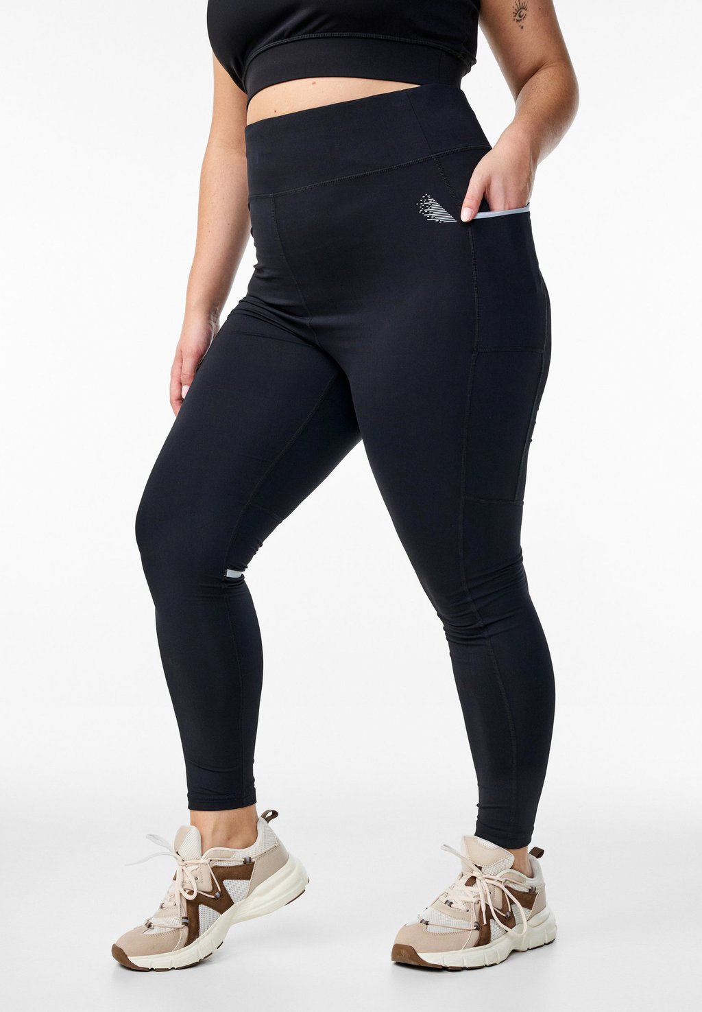 

Леггинсы LAUF MIT LEICHTER KOMPRESSION UND SEITLICHEN TASCHEN Active by Zizzi, черный