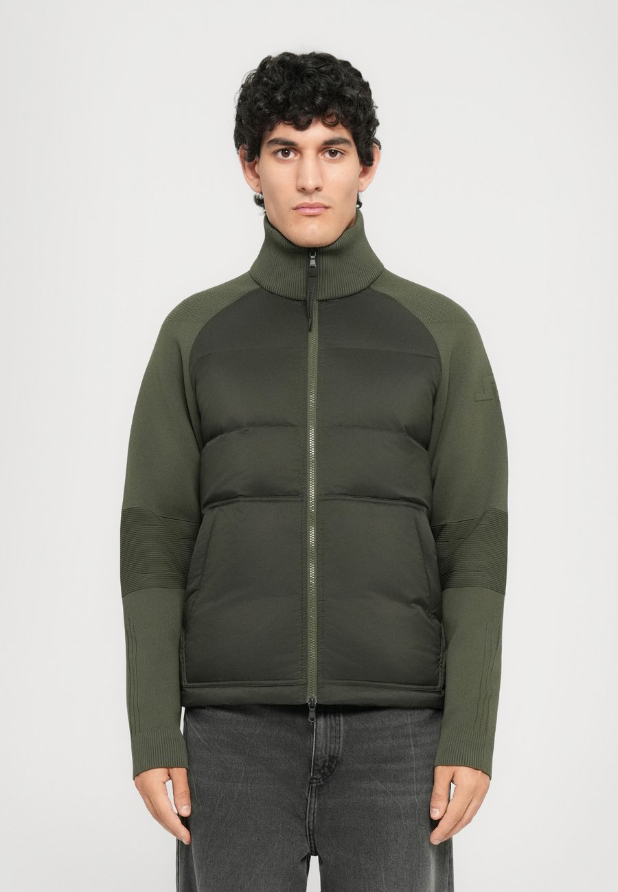 

Куртка J.LINDEBERG DOME HYBRID JACKET, Forest Green/Dark Green