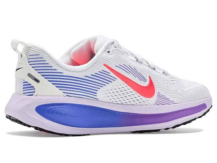 Кроссовки беговые Vomero 18 Nike Kids, White/Hot Lava/Violet Mist/Sapphire — фото 4
