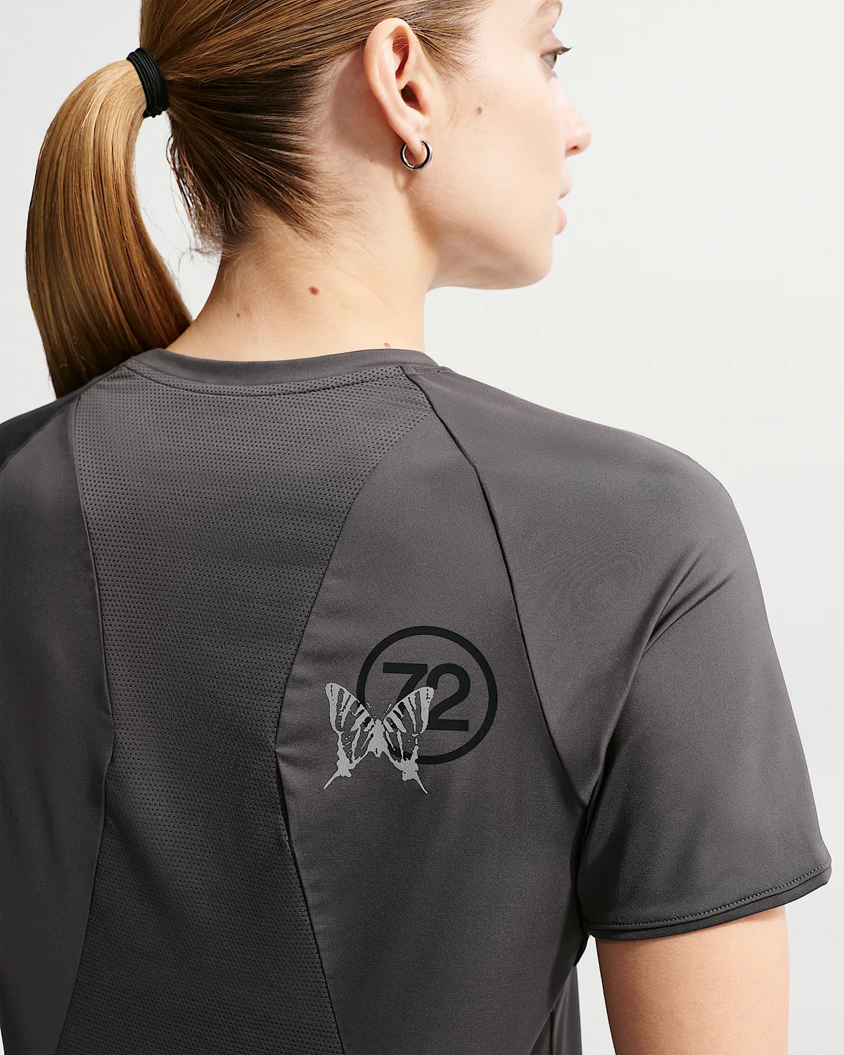 Женский топ для бега Dri-FIT Nike Swift, Medium Ash — фото 2