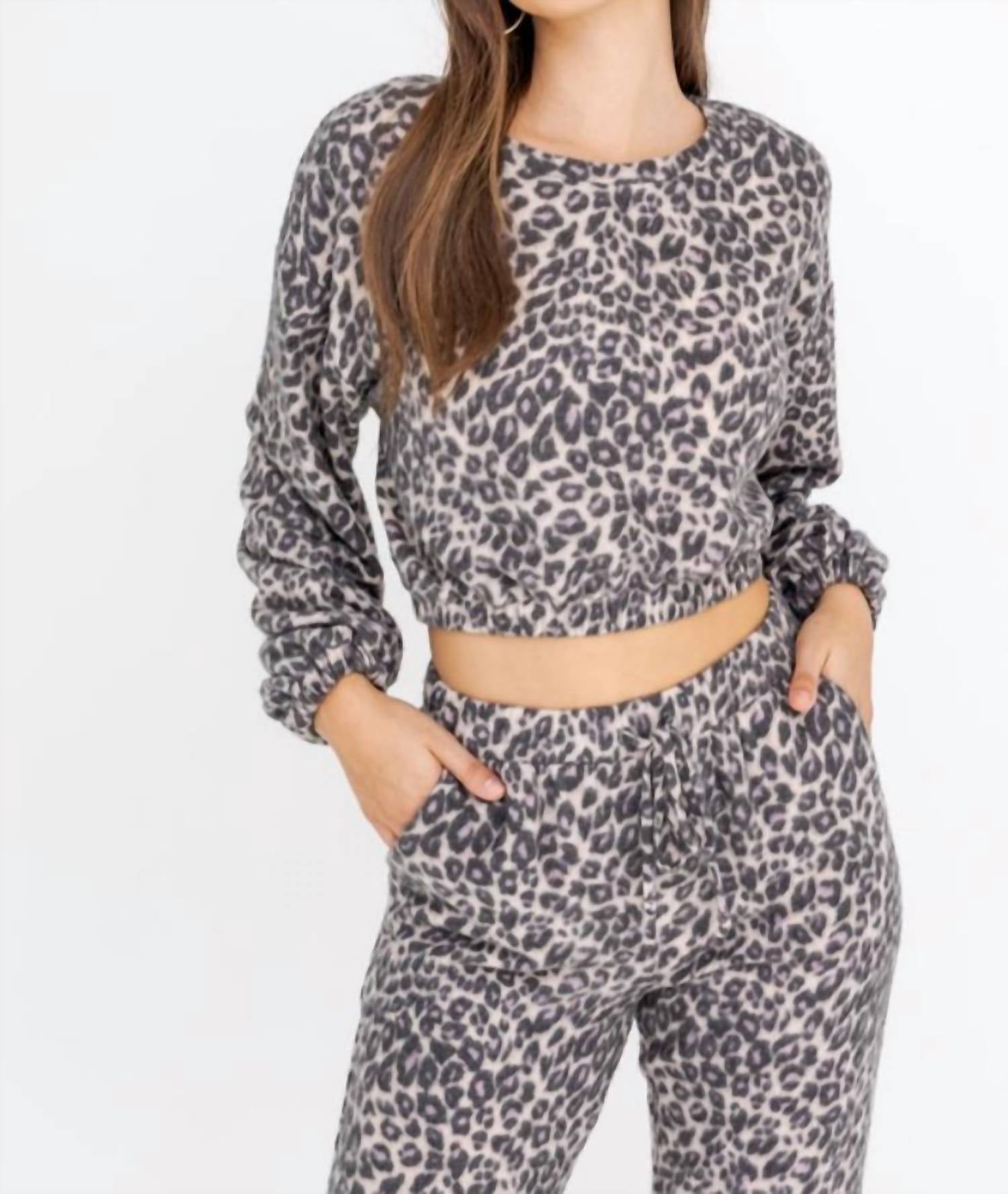 

Укороченный топ Cheetah в кремовом, сером и розовом цвете LE LIS