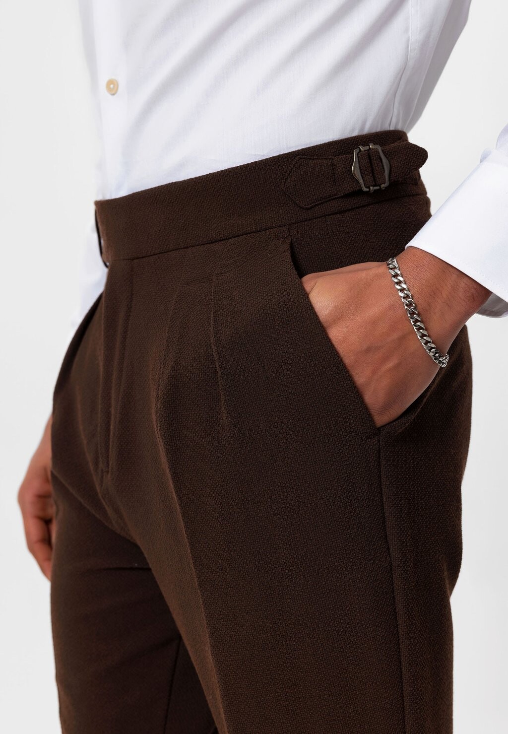 

ПРЯЖКА НА ПОЯСИИ DETAILED TEXTURED Bukres Antioch, Чиносы коричневый