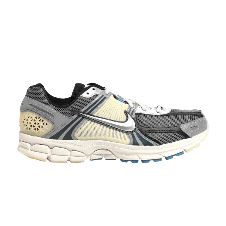 

Кроссовки Cheung Ka Long x Air Zoom Vomero 5 'Don't Lose Your Way', серый