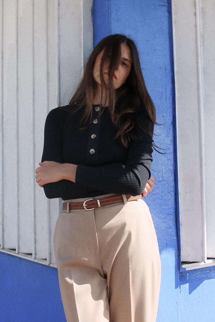 

Футболка в рубчик с пуговицами ZARA, черный
