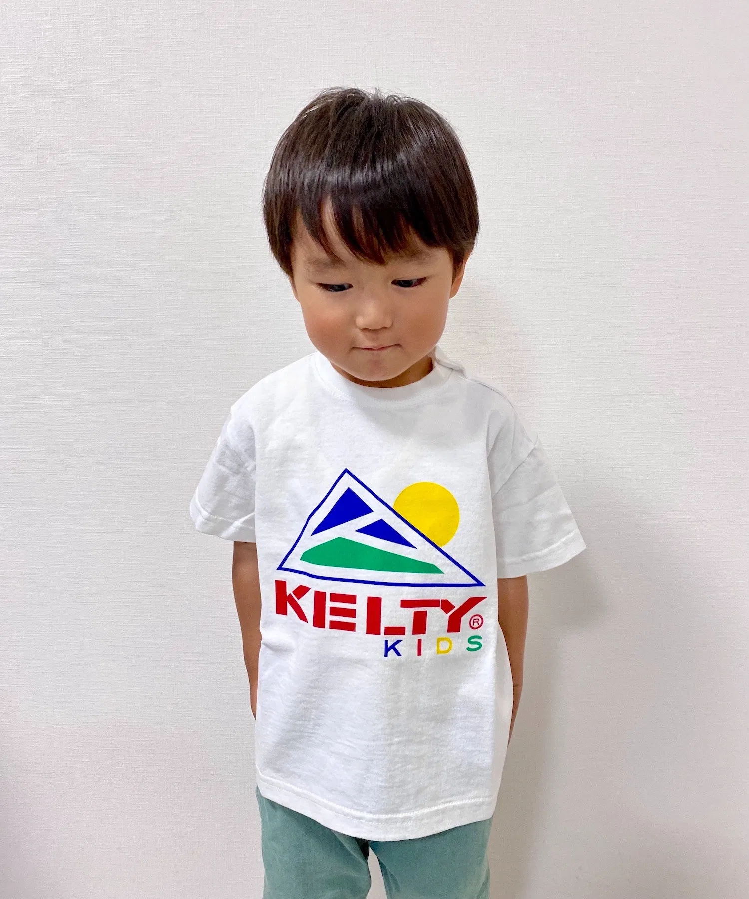 Детская футболка KELTY с логотипом и принтом медвежонка белая — фото 2