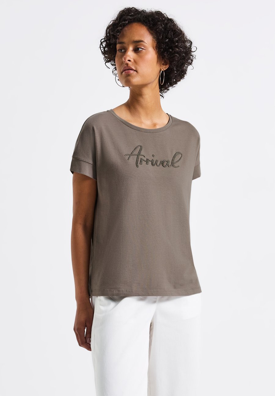 

Футболка Street One MIT WORDING-STICKEREI, Braun/Mottled Beige, Коричневый, Футболка Street One MIT WORDING-STICKEREI, Braun/Mottled Beige