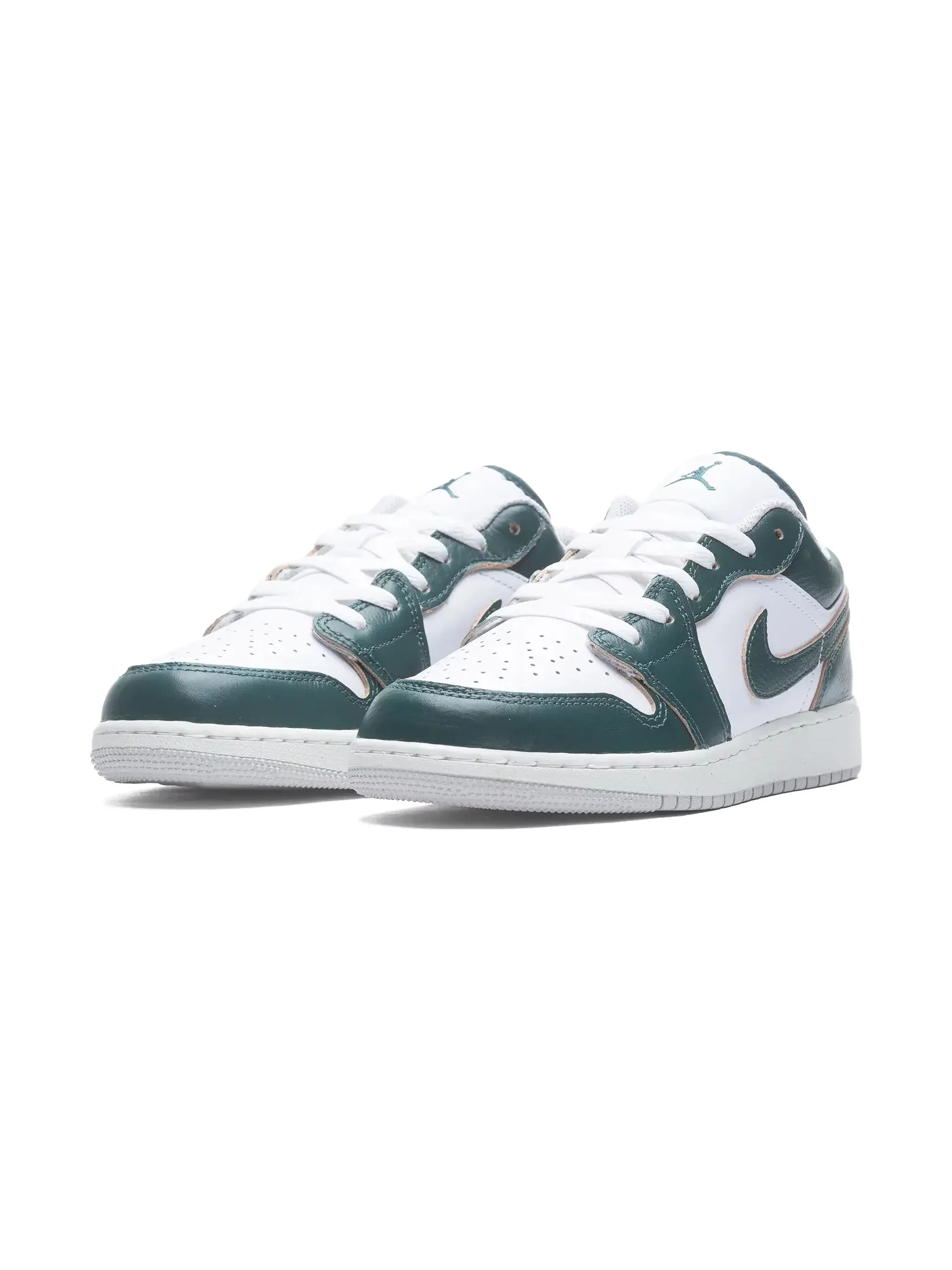

Кроссовки Jordan 1 Low SE Oxidized Green/White/Sail Jordan Kids, зеленый