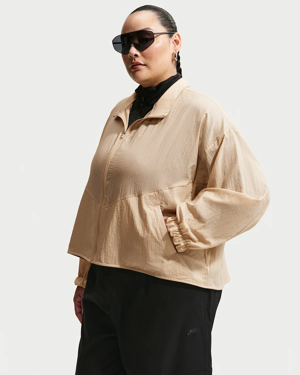 Женская свободная легкая куртка из рипстопа (плюс сайз) Nike Sportswear, Linen/Linen — фото 3