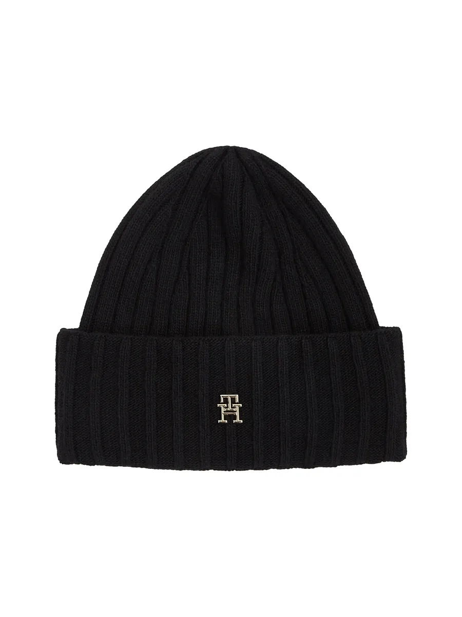 

Вязаная шапка Tommy Hilfiger "ESSENTIAL CHIC BEANIE", с металлической фирменной этикеткой, черный