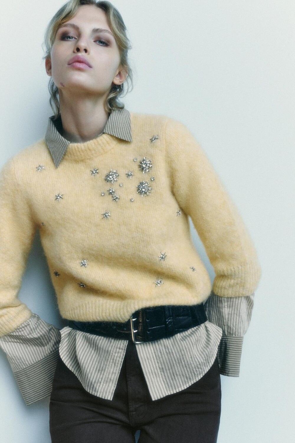 

Свитер из шерсти и альпаки с драгоценными бусинами ZARA, светло-желтый