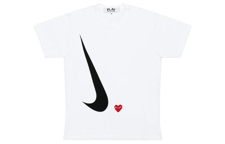 

CDG Play Женская футболка Nike X Comme Des Garçons Play, белая