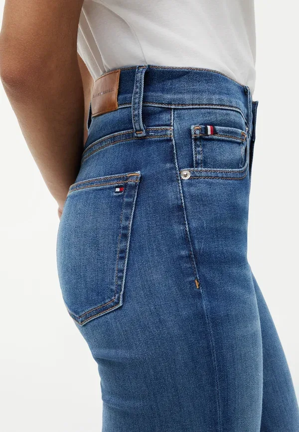 Джинсы клеш Tommy Hilfiger Flare katy flex forward flared jeans, цвет кати мид — фото 3
