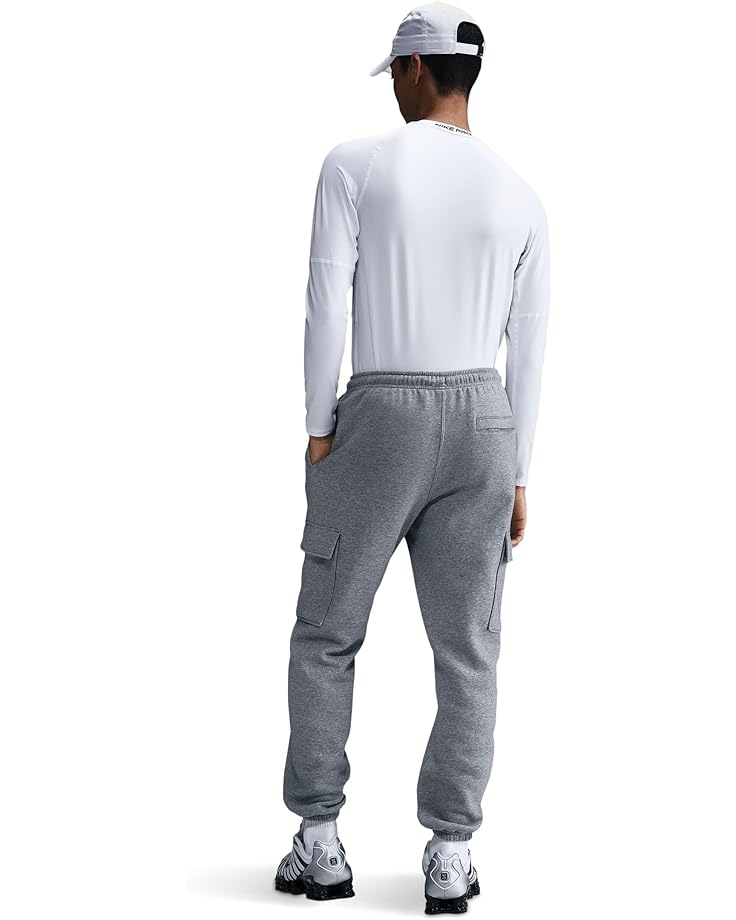 Брюки Nike Club Fleece Cargo Pants, цвет Dark Grey Heather/Light Smoke Grey/White — фото 2