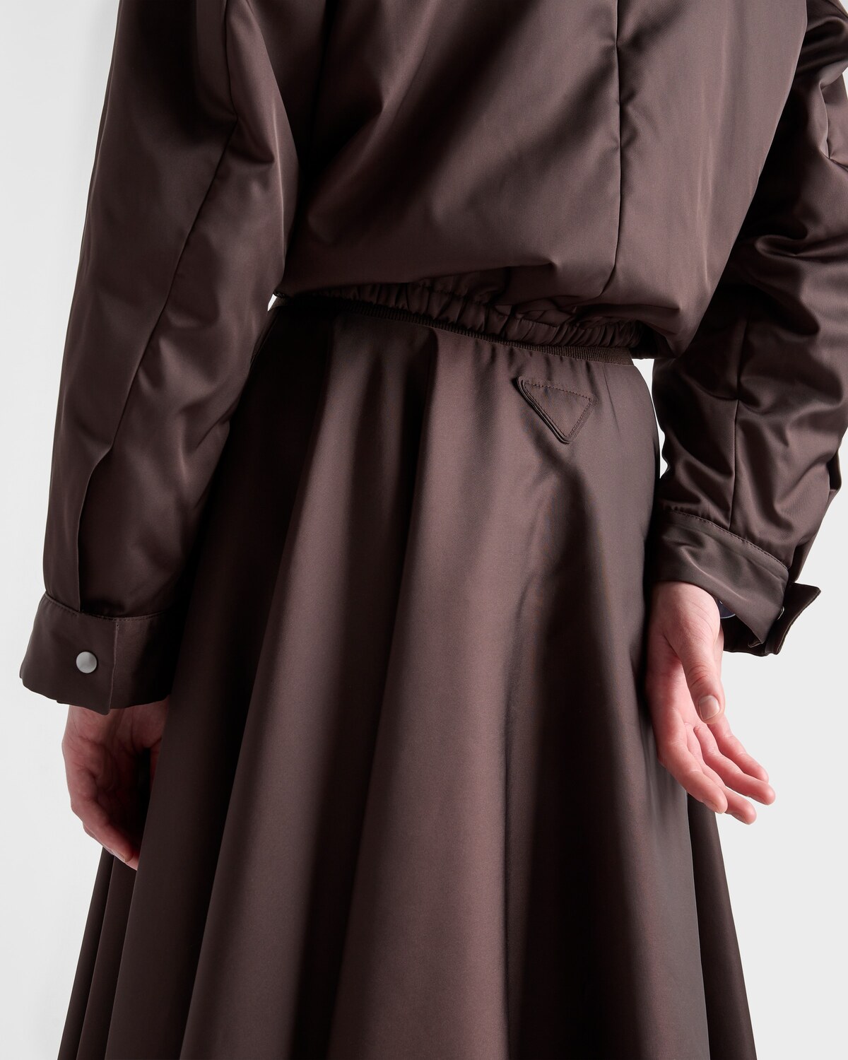 Юбка-солнце из переработанного нейлона Prada, коричневый — фото 4