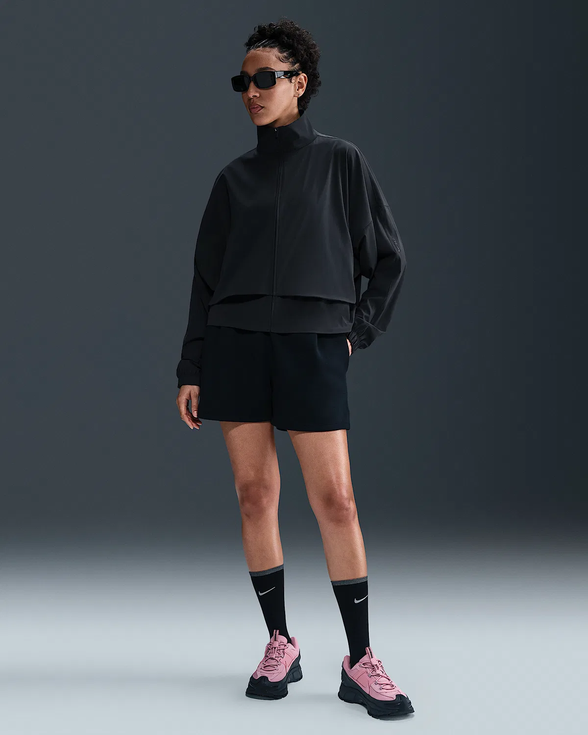 Женская куртка Nike 24.7 PerfectStretch Dri-FIT Oversized Full-Zip, Black/Dark Smoke Grey — фото 4