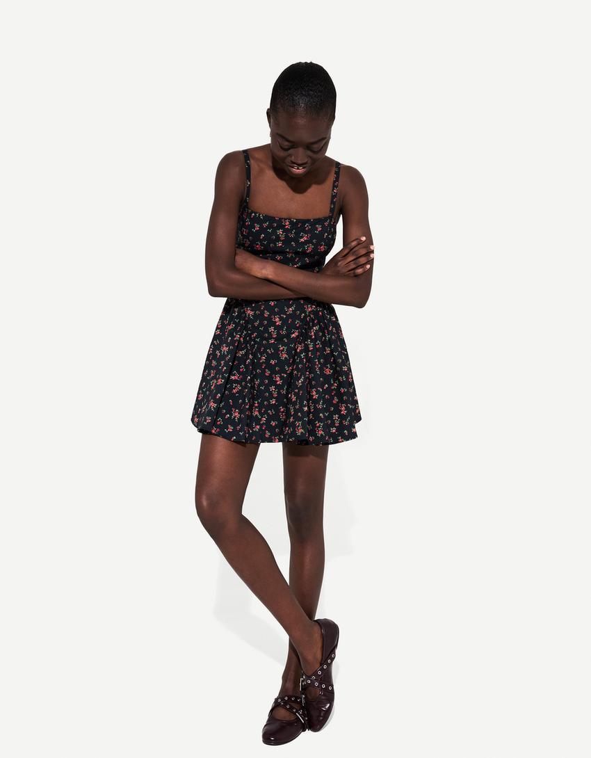 

Платье объемное на бретелях Bershka, мультиколор