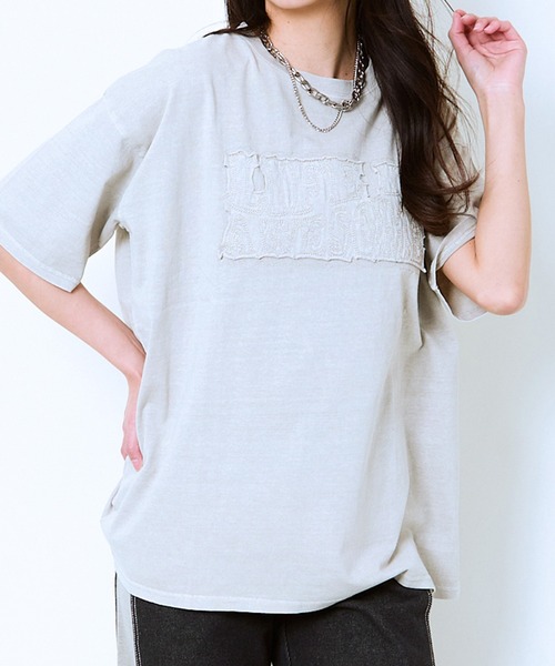 

Женская футболка оверсайз с объемным вышитым логотипом, свободного кроя GORGE, серо-бежевый