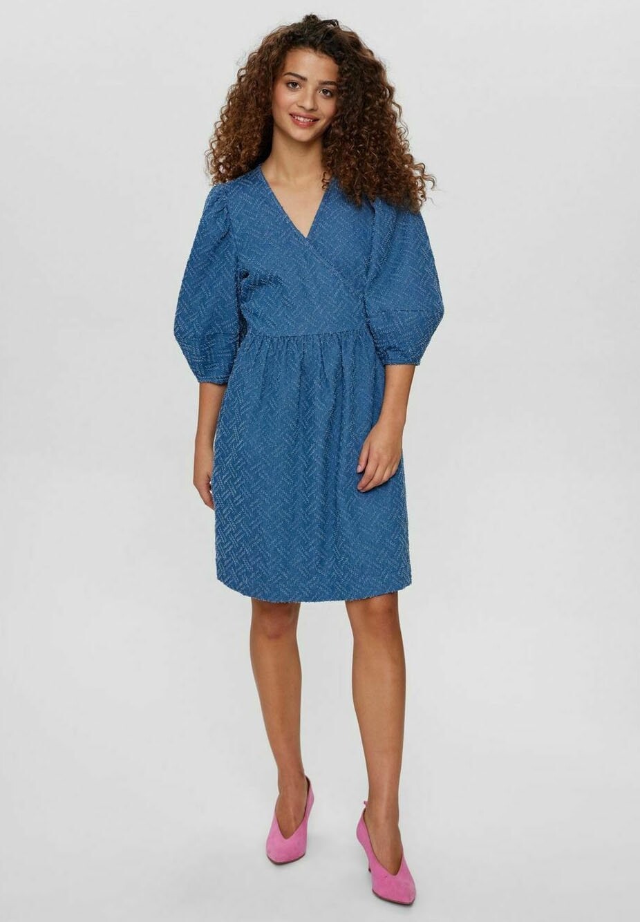 

Повседневное платье NUDEBRA Nümph, цвет medium blue denim