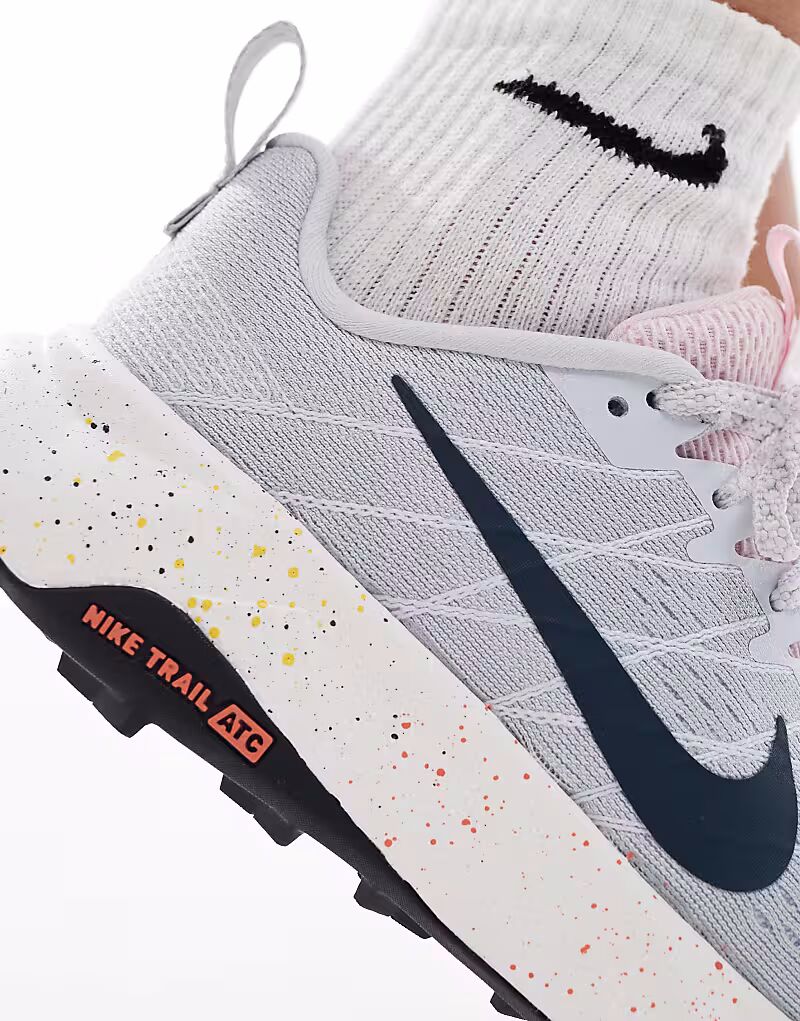 Кроссовки Nike Running ReactX Wildhorse серого и белого цвета — фото 4