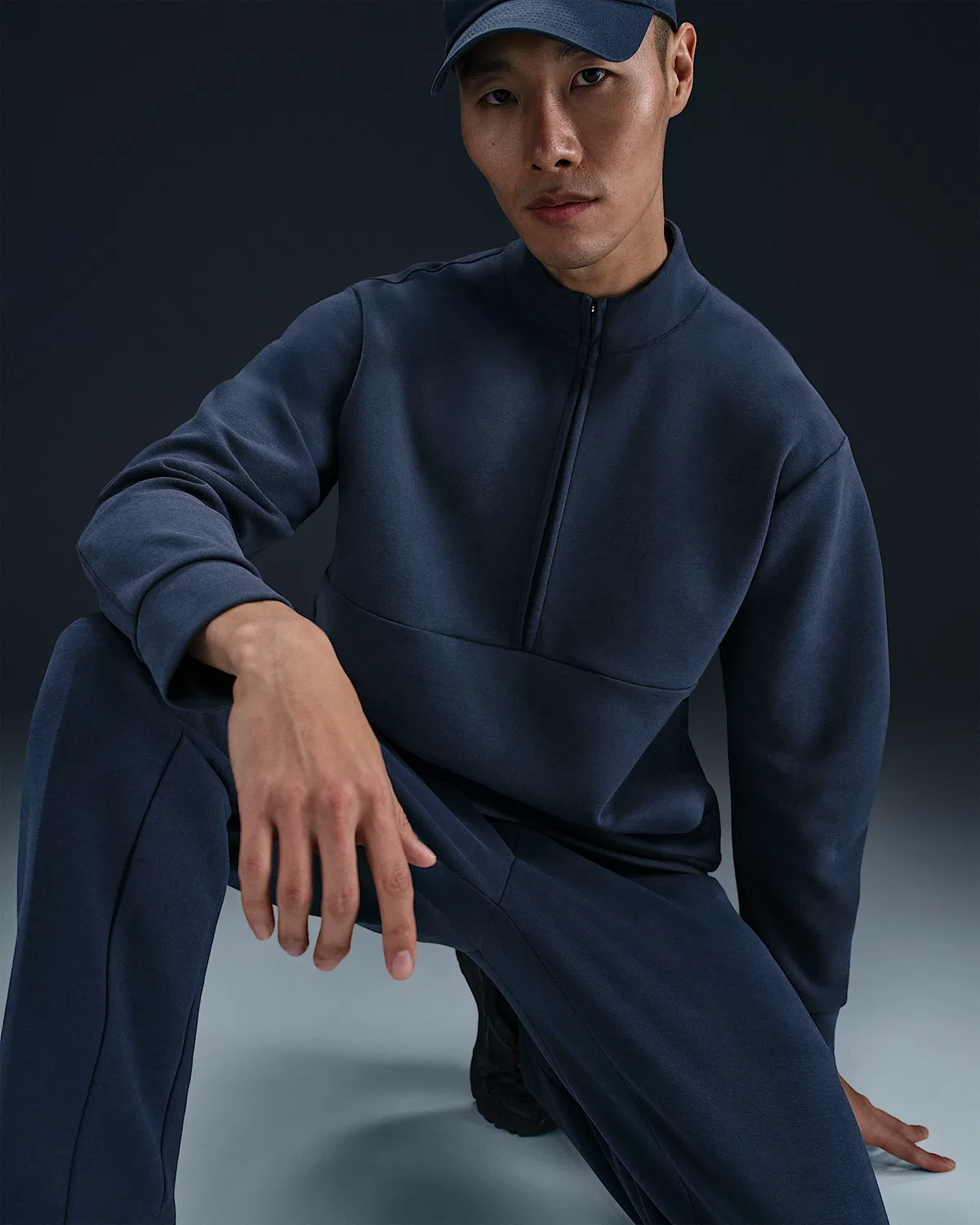 Мужская футболка с половинной молнией Nike 24.7 ImpossiblySoft Dri-FIT, Obsidian/Dark Obsidian — фото 3