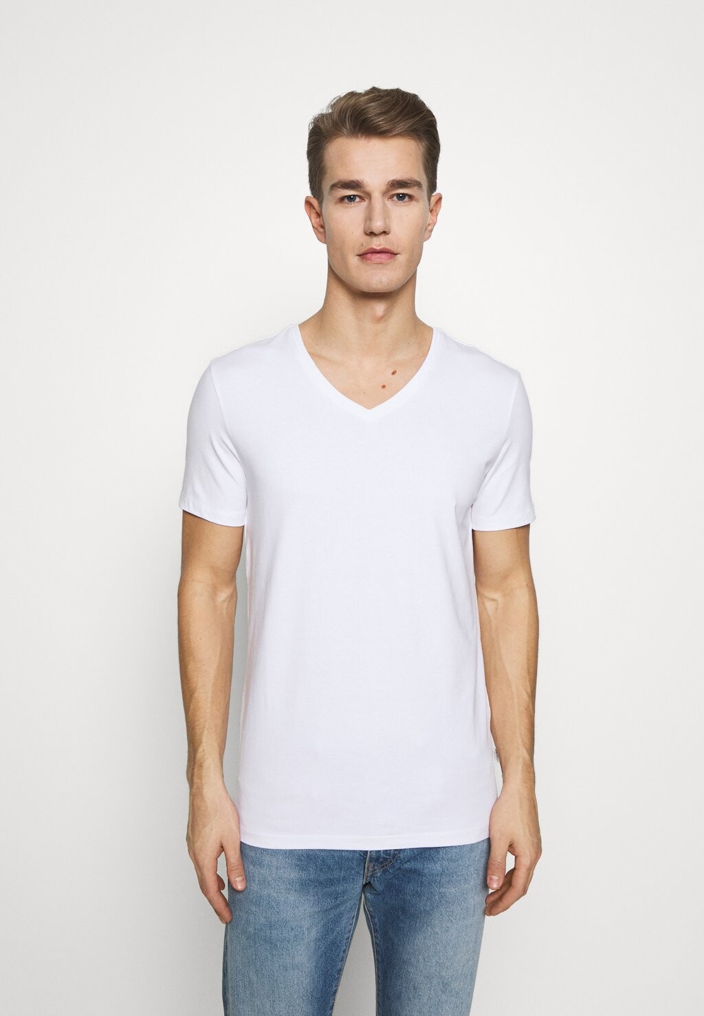 

Футболка базовая LINCOLN V-NECK Casual Friday, цвет white