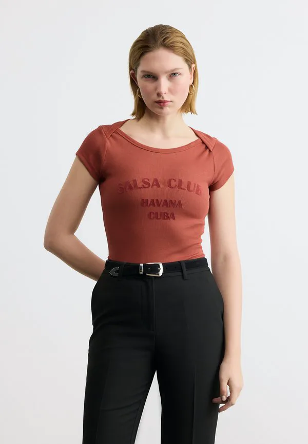 

Футболка с принтом этенду Boss, Dark Red, Красный, Футболка с принтом этенду Boss, Dark Red