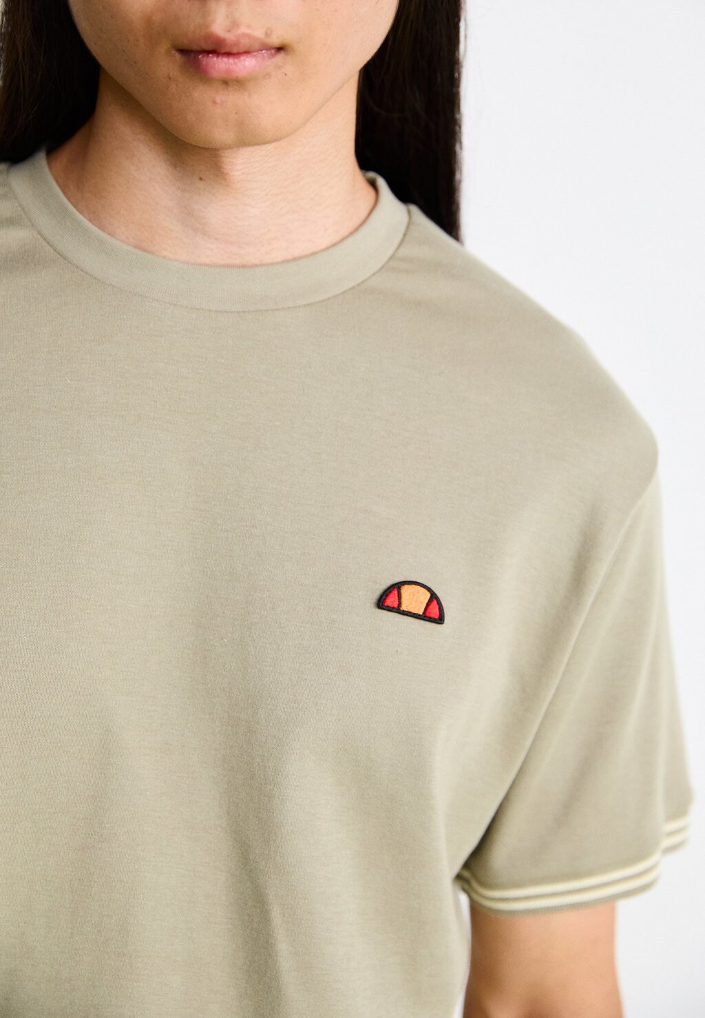 

Базовая футболка KINGS Ellesse, хаки