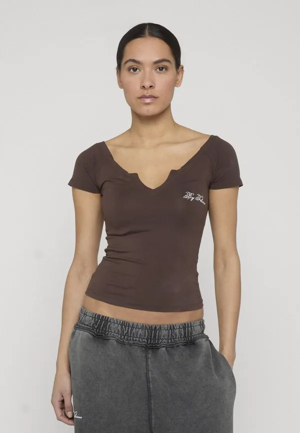 

Футболка с принтом от by tee print Felicious, Chocolate Brown, Коричневый, Футболка с принтом от by tee print Felicious, Chocolate Brown