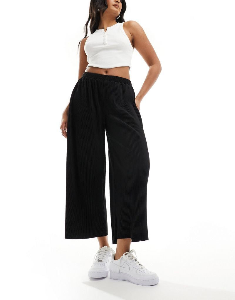 

Черные широкие брюки-кюлоты со складками ASOS